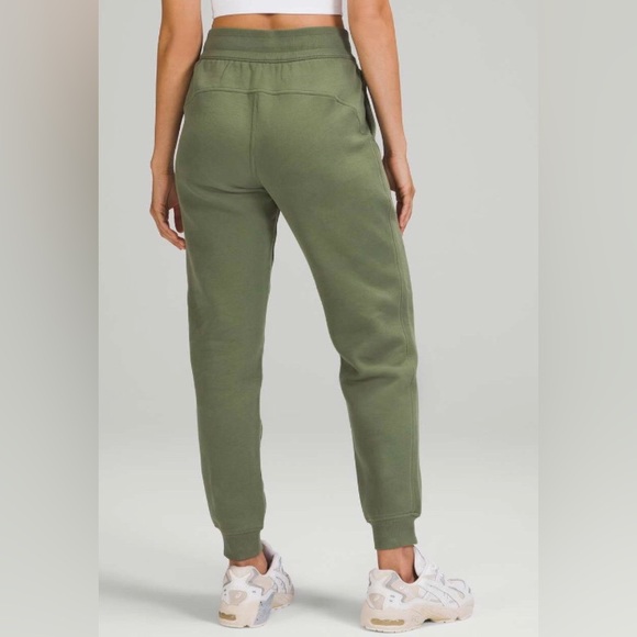 lululemon athletica Pants - {Lululemon} Scuba High Rise Jogger Fleece 28 Green Twill Size 18 NWT